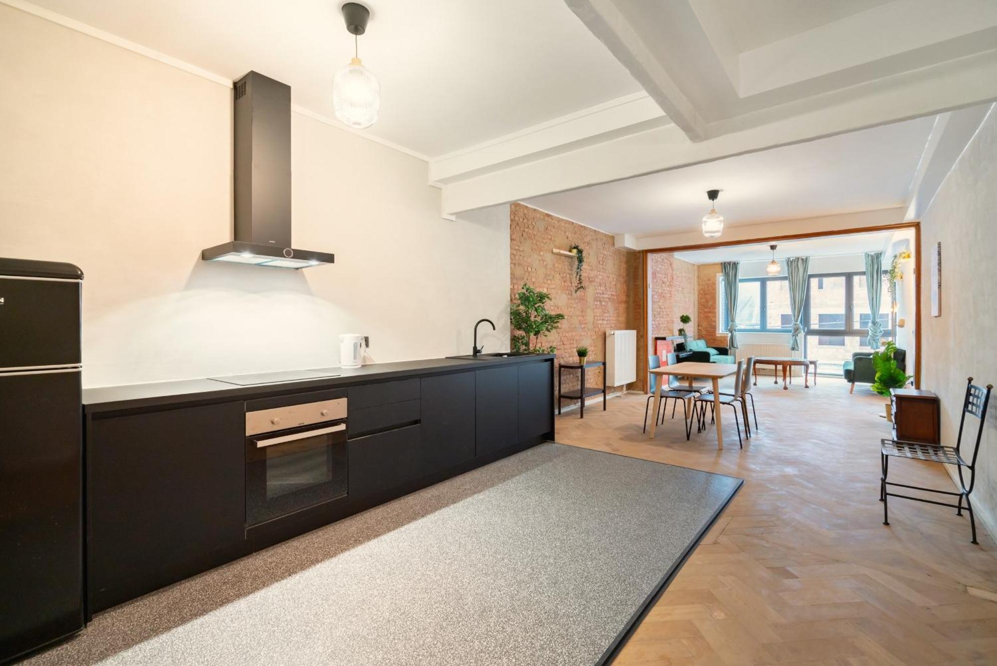 Charming And Spacious Apartments In The Heart Of Антверпен Экстерьер фото