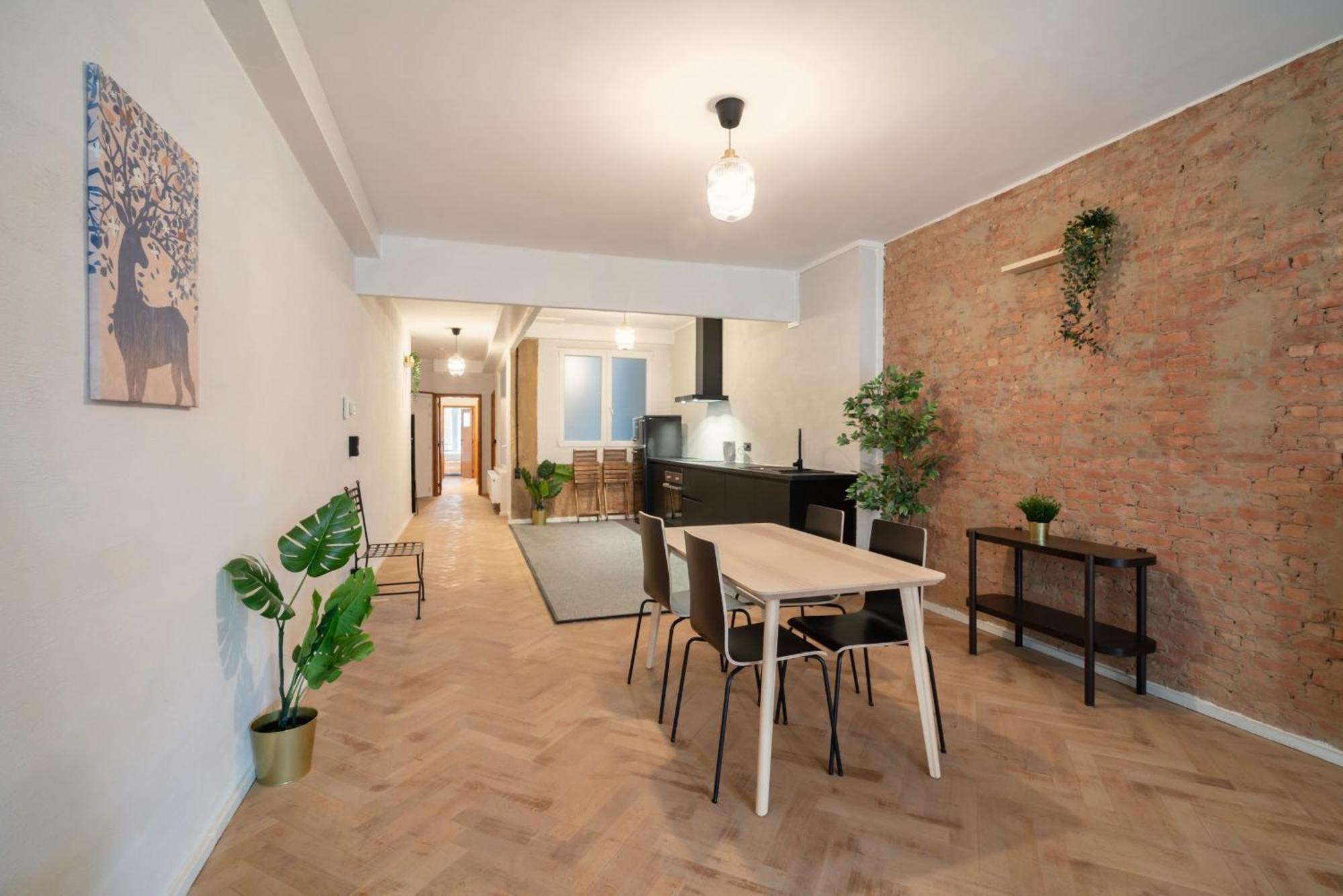 Charming And Spacious Apartments In The Heart Of Антверпен Экстерьер фото