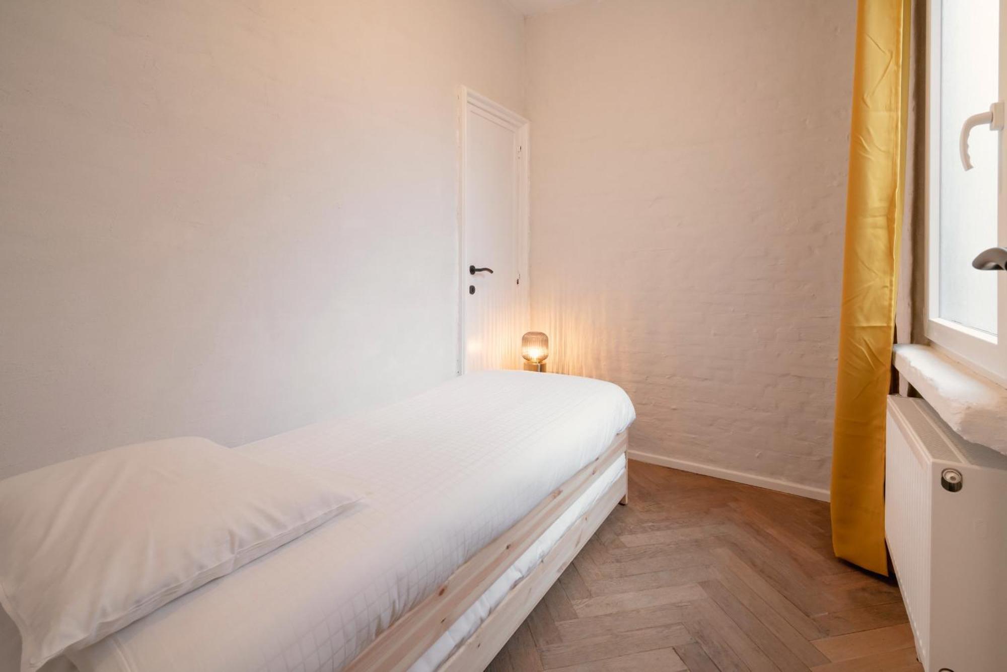 Charming And Spacious Apartments In The Heart Of Антверпен Экстерьер фото