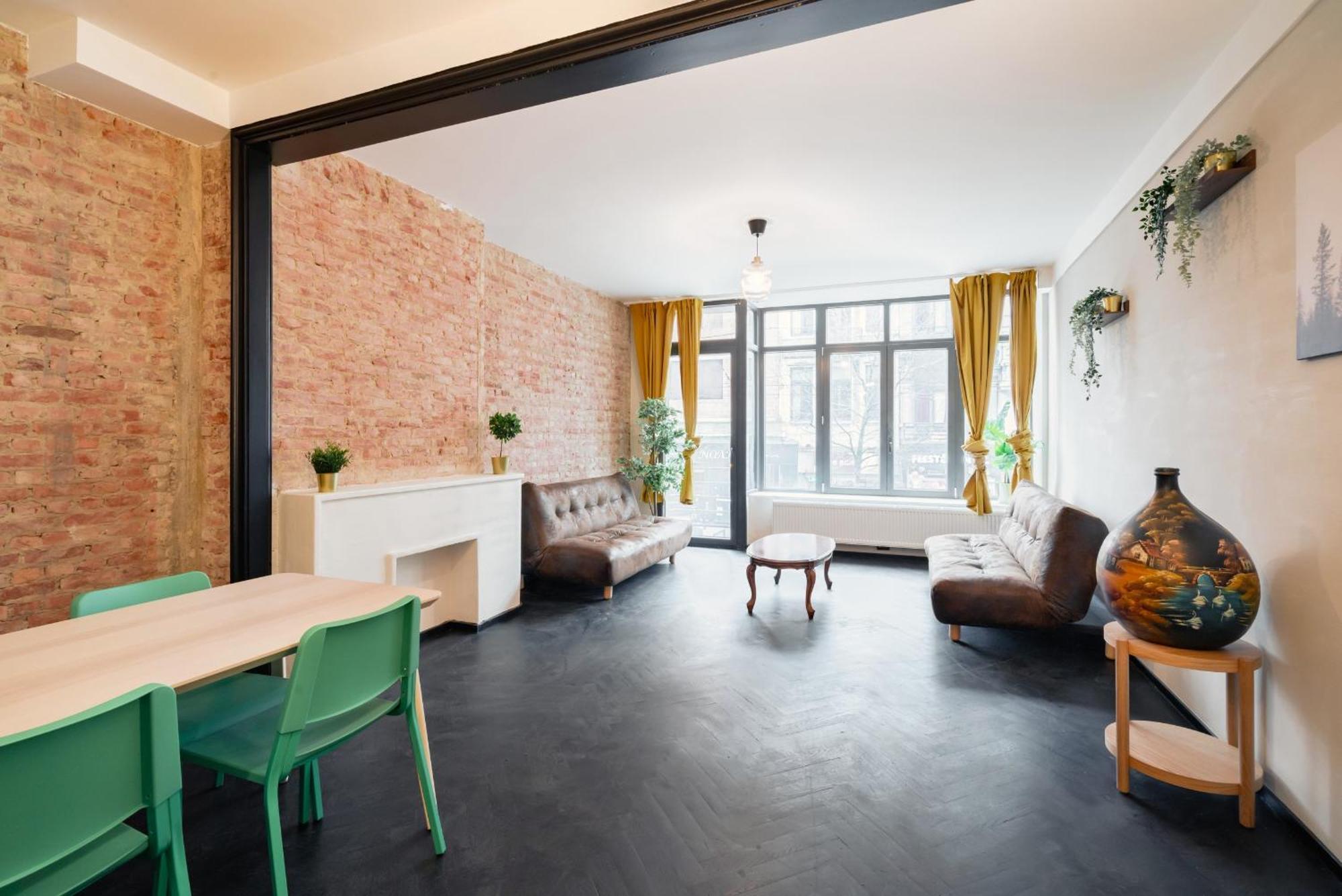 Charming And Spacious Apartments In The Heart Of Антверпен Экстерьер фото