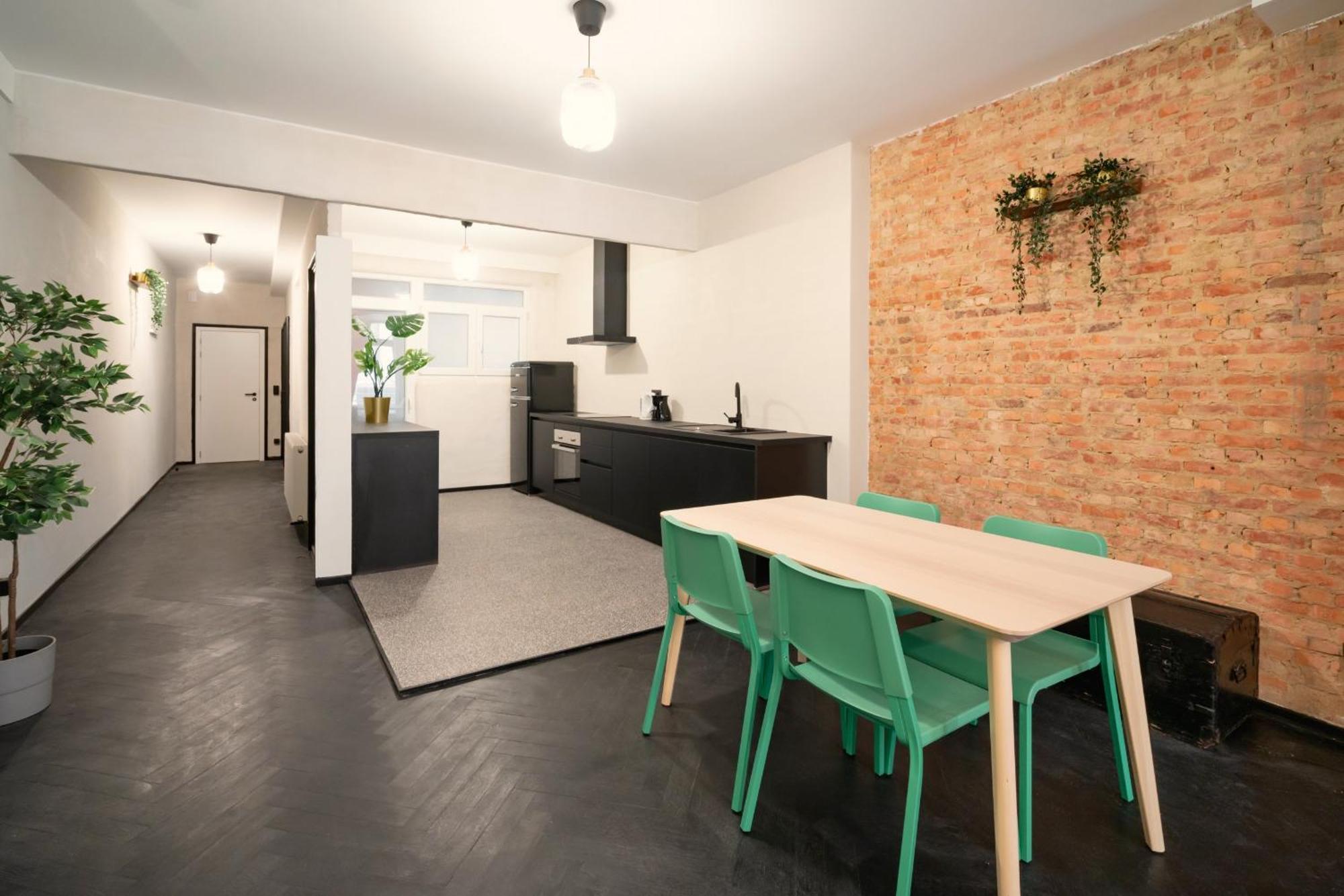 Charming And Spacious Apartments In The Heart Of Антверпен Экстерьер фото