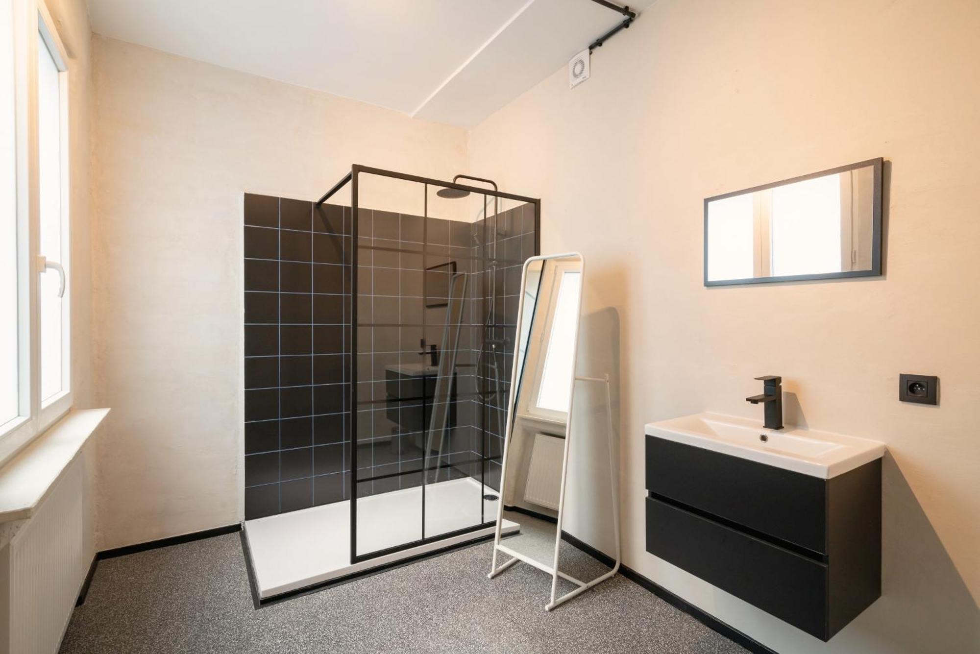 Charming And Spacious Apartments In The Heart Of Антверпен Экстерьер фото